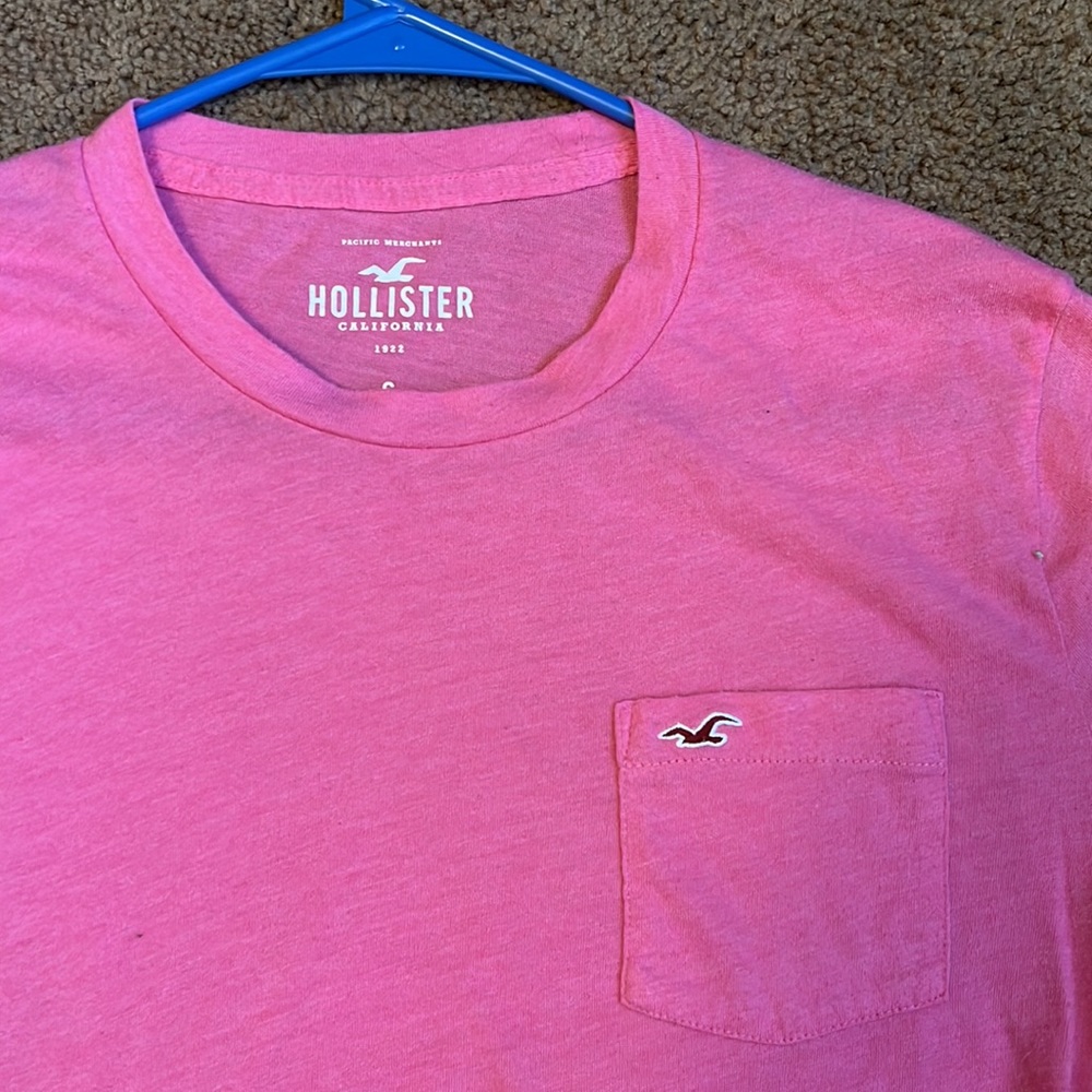 NEW hollister mens small pink t-shirt with front pocket